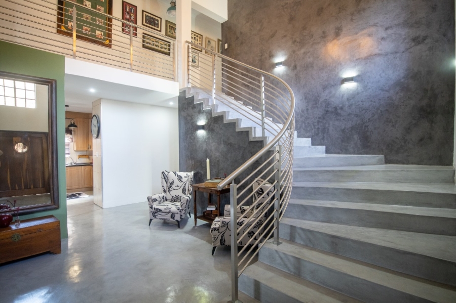 5 Bedroom Property for Sale in Safari Gardens North West